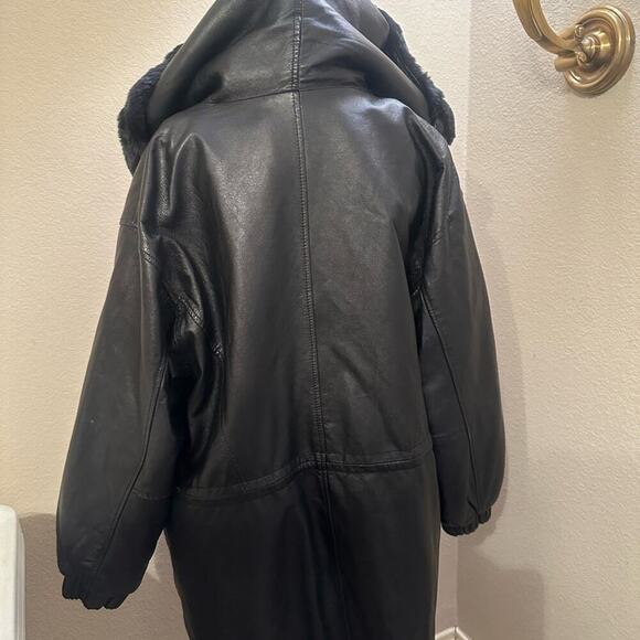IZZY - Ladies Black 100% Genuine Leather Fur Hooded Zip Jacket Size Medium/Large - Picture 7 of 16